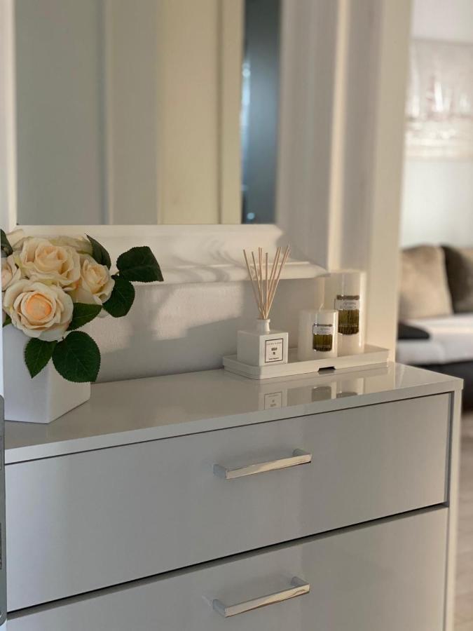 Modern Apartment In The Heart Of Njivice Buitenkant foto