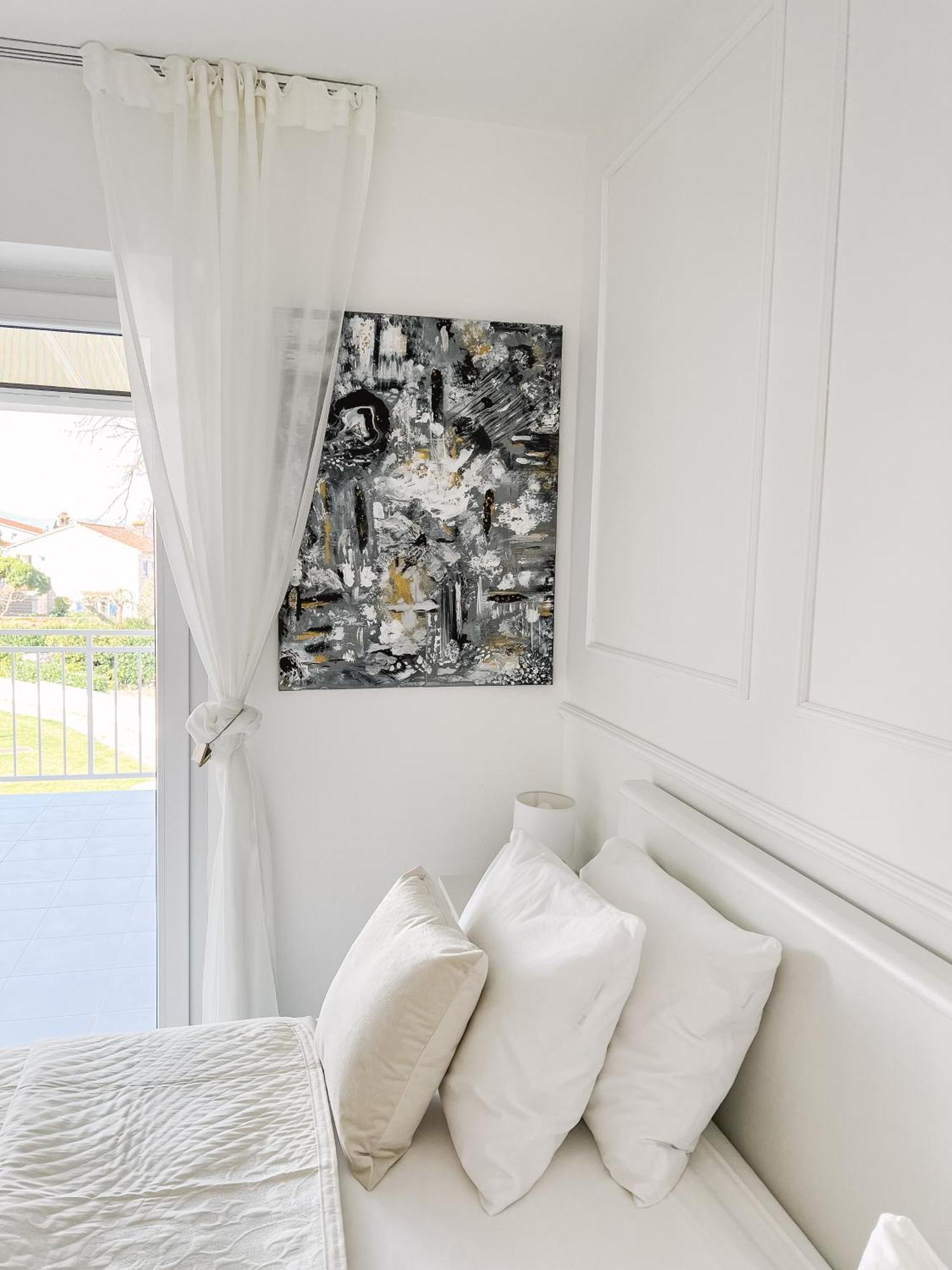 Modern Apartment In The Heart Of Njivice Buitenkant foto
