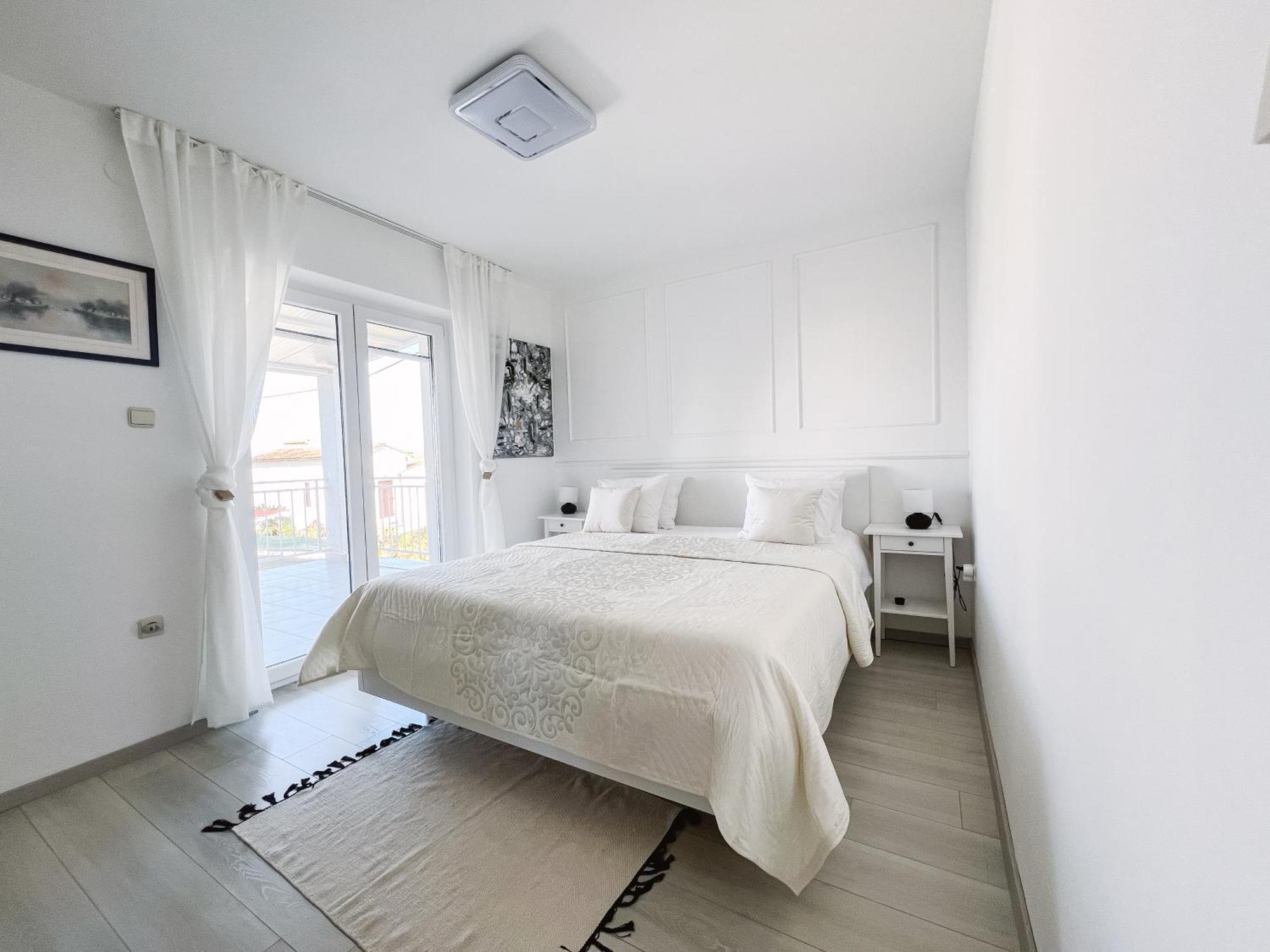 Modern Apartment In The Heart Of Njivice Buitenkant foto