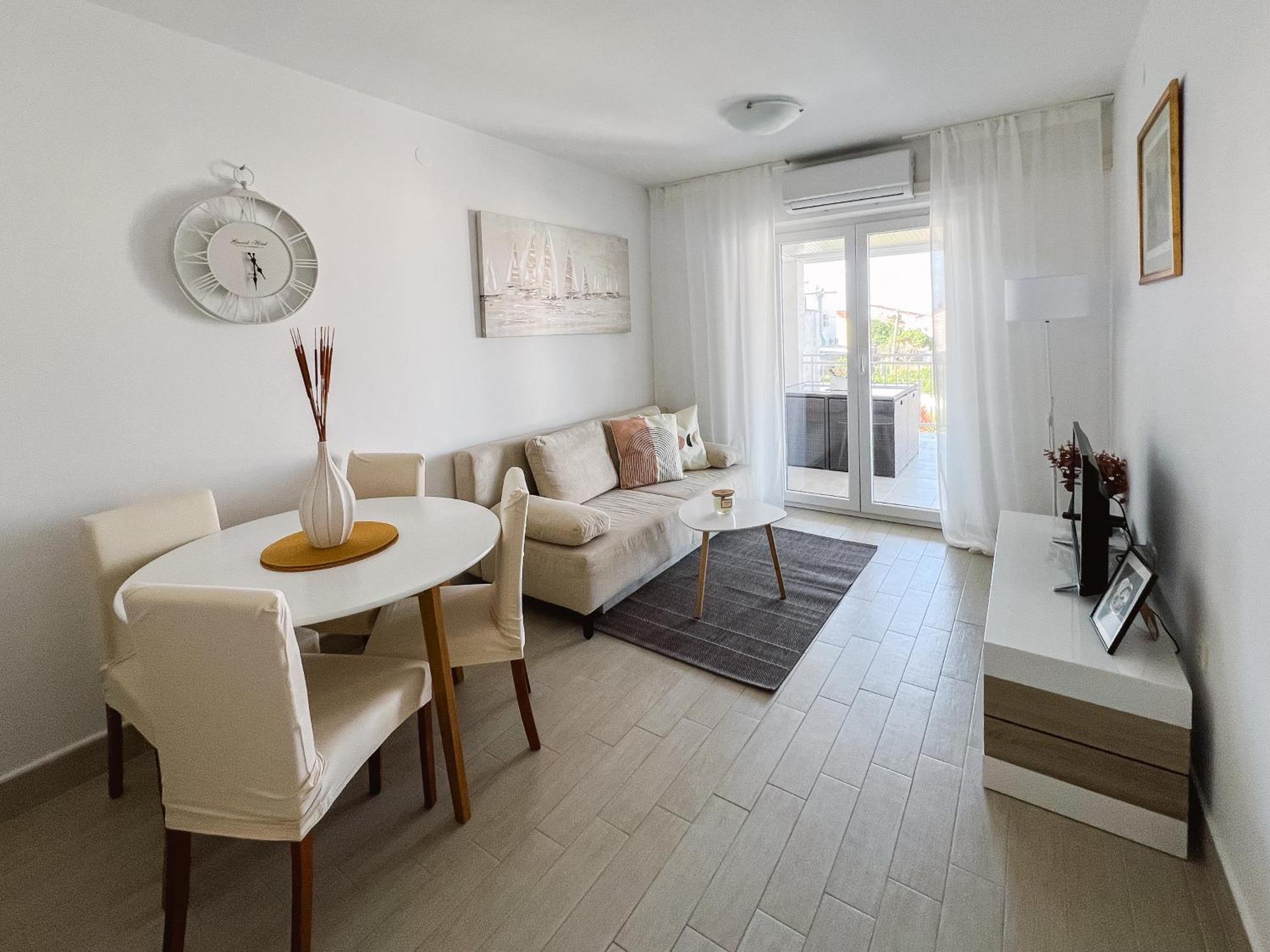 Modern Apartment In The Heart Of Njivice Buitenkant foto